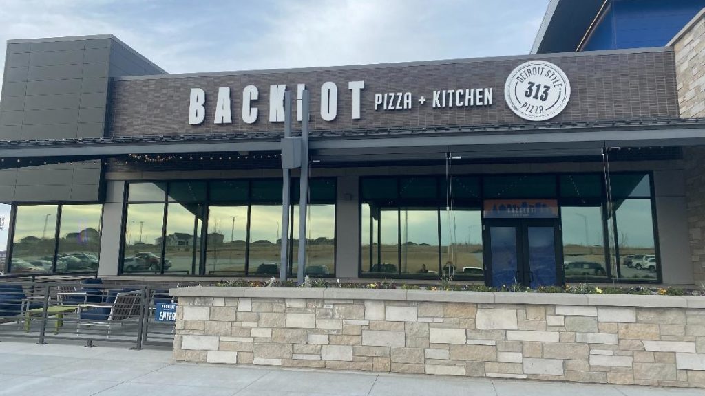 Backlot Pizza + Kitchen Outside