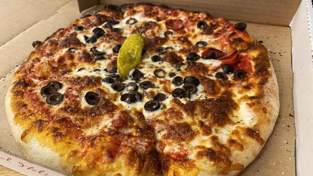 Pop's Personal Pizza w: Pepperoni & Olives