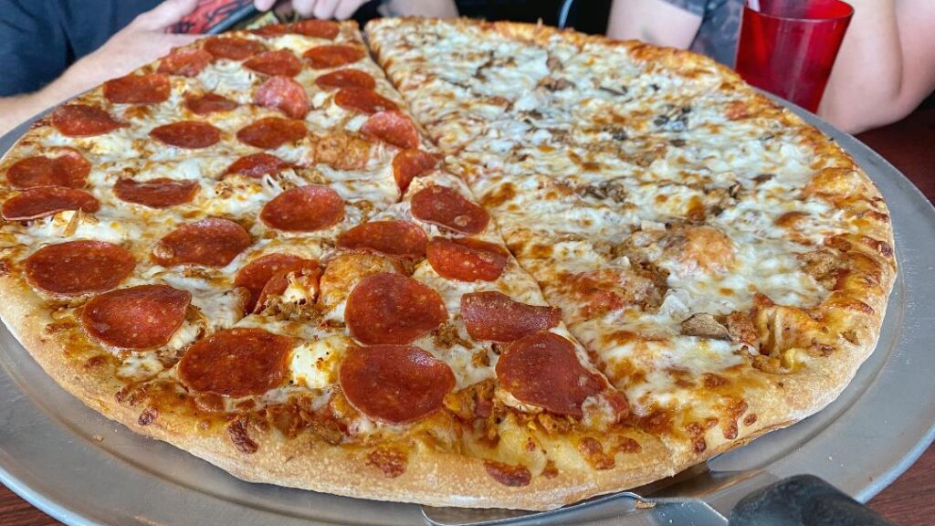 Restaurant Hoppen: Omaha's best pizza by-the-slice joints