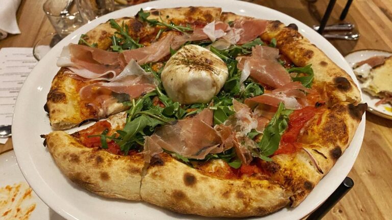 Dolomiti Prosciutto Pizza