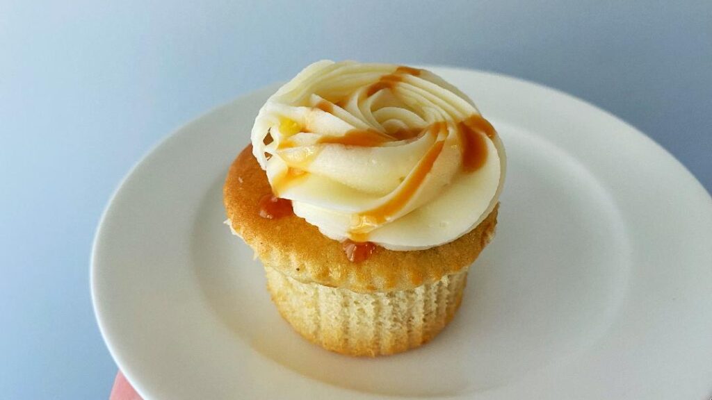 Daves Cakes of Omaha Bananas Foster Cupcake