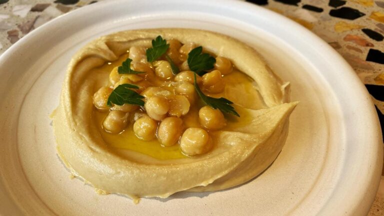 Clio Hummus