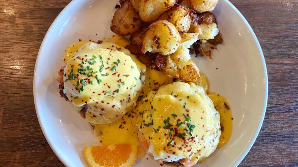 Good Lookin Eggs Benedict (top view)