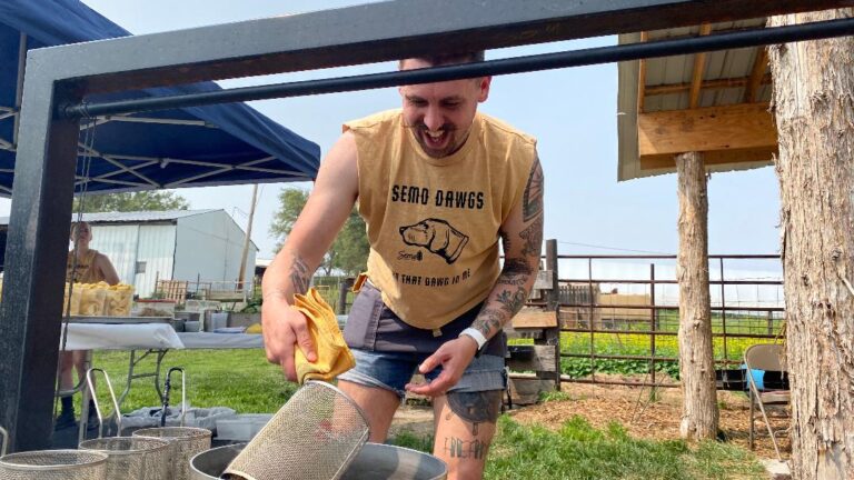 Battle of the Chefs Drew Statz cooking