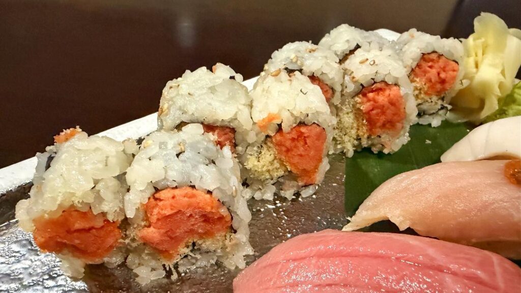 Umami Asian Cuisine Spicy Tuna Roll