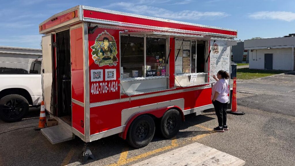Ma' Mona Food Truck