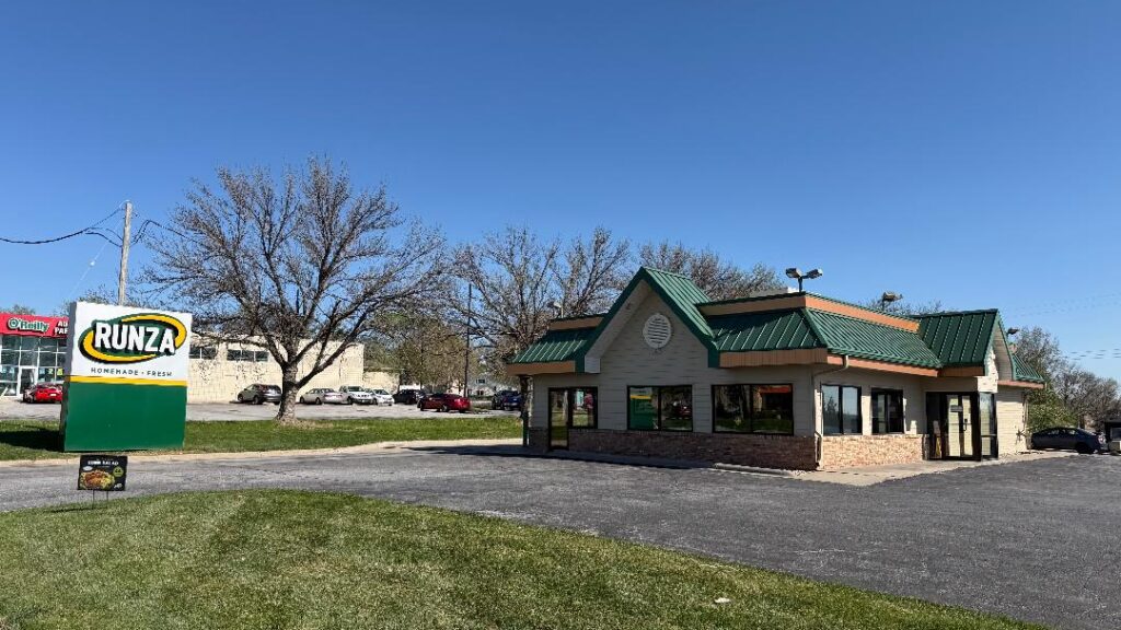 Runza Exterior
