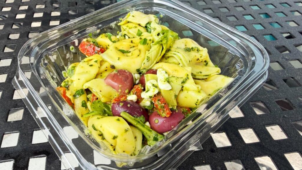 Beatnik's Chilled Pesto Tortellini