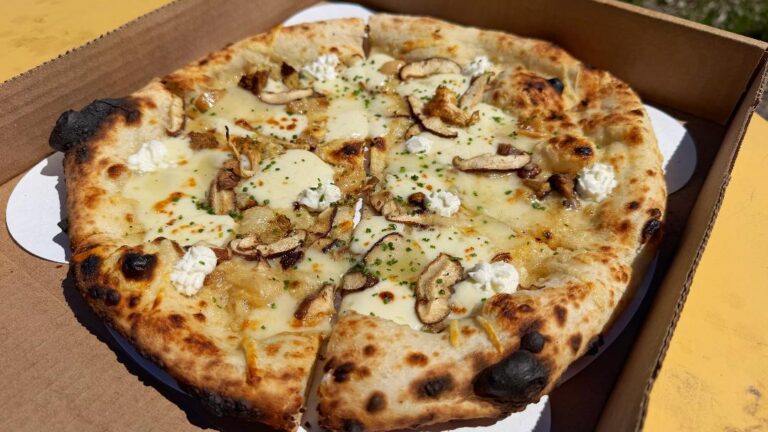 Dolomiti Funghi & Formaggi Pizza