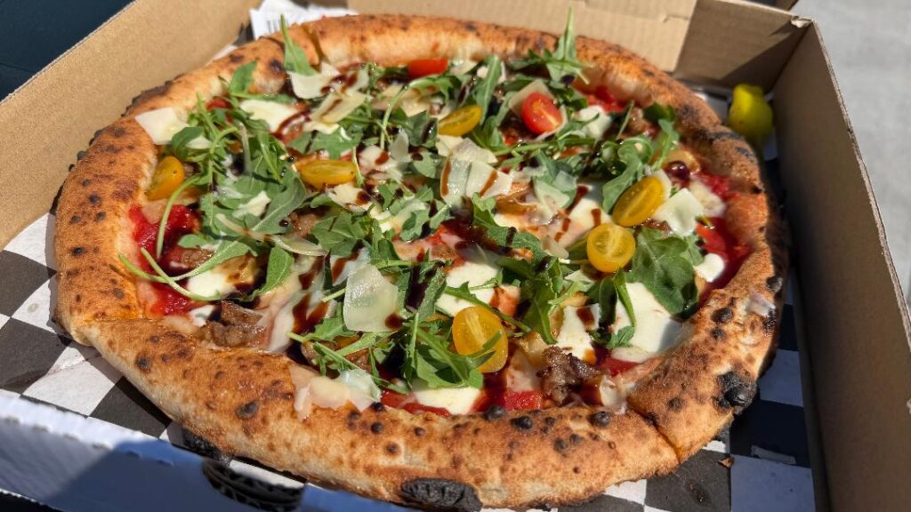 Mootz Arugula Pizza